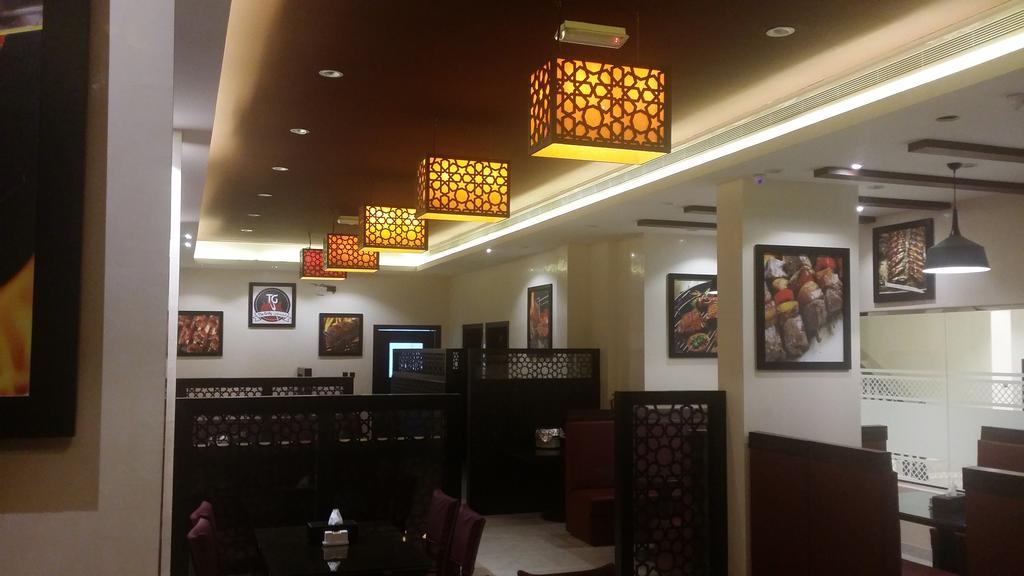 Remas Hotel Suites - Al Khoudh, Seeb, Muscat Екстер'єр фото