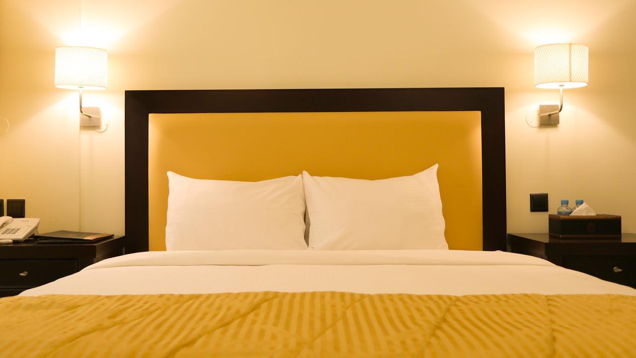 Remas Hotel Suites - Al Khoudh, Seeb, Muscat Екстер'єр фото