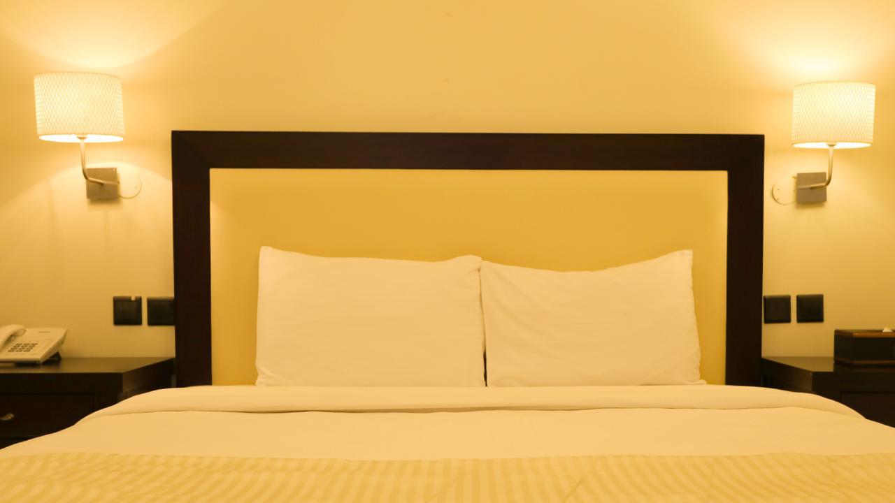 Remas Hotel Suites - Al Khoudh, Seeb, Muscat Екстер'єр фото