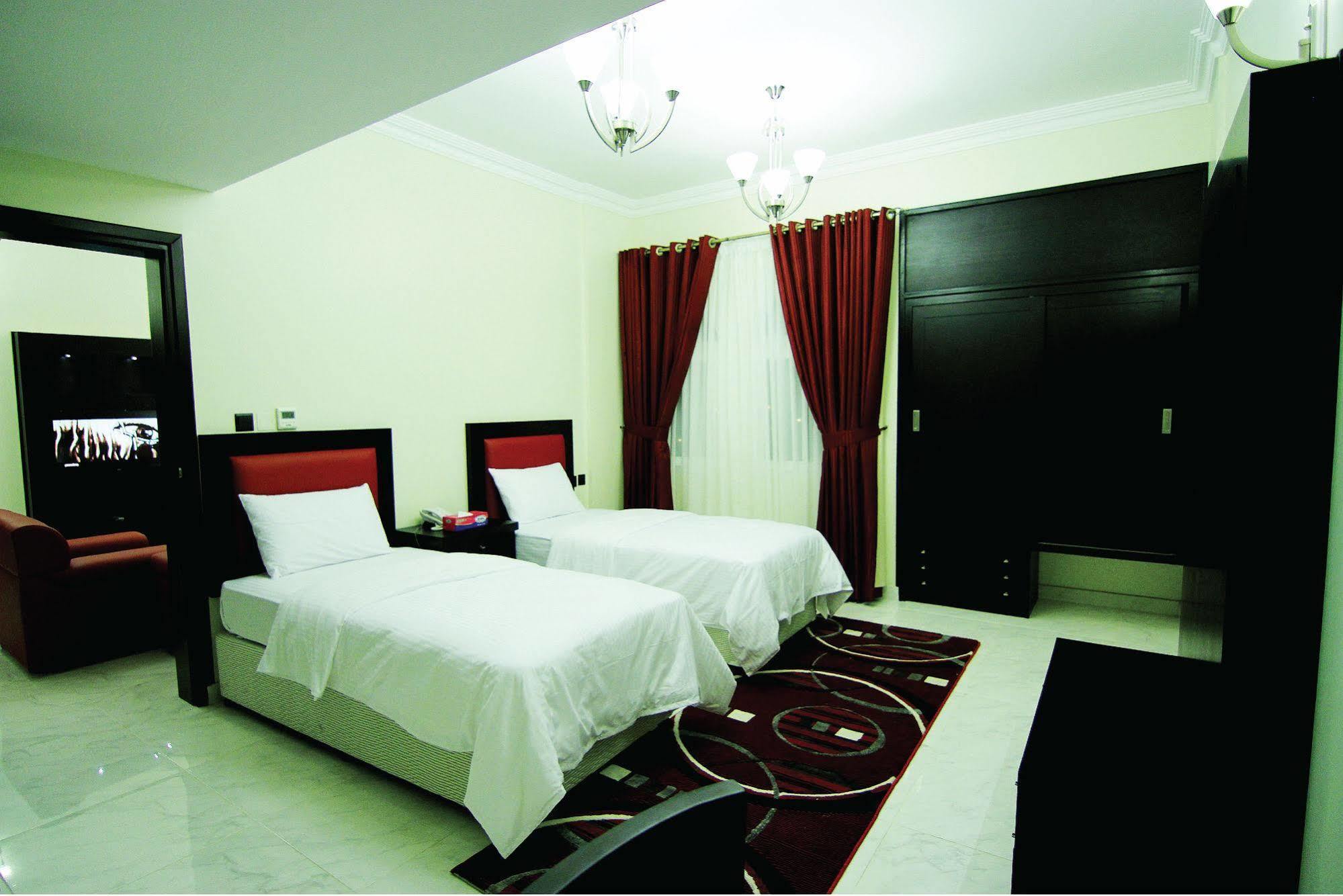 Remas Hotel Suites - Al Khoudh, Seeb, Muscat Екстер'єр фото