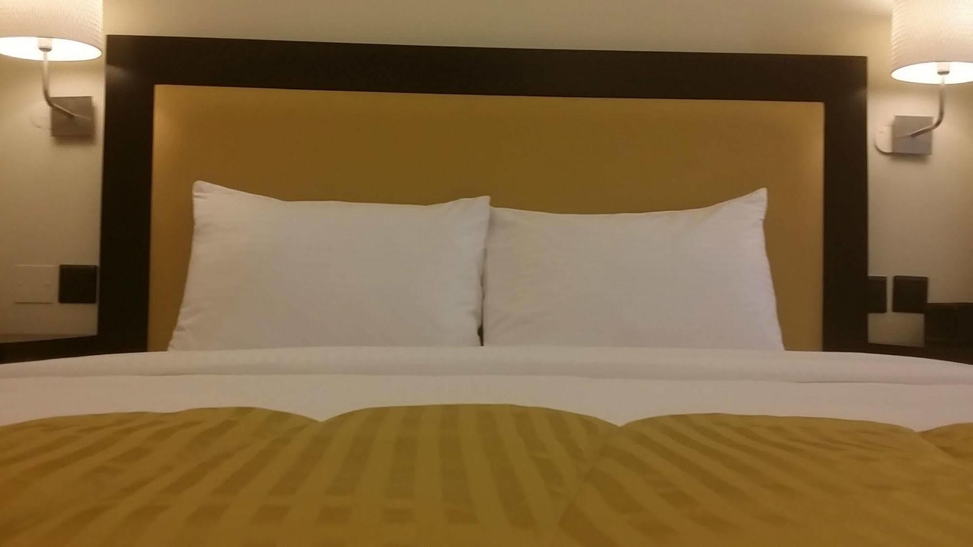 Remas Hotel Suites - Al Khoudh, Seeb, Muscat Екстер'єр фото