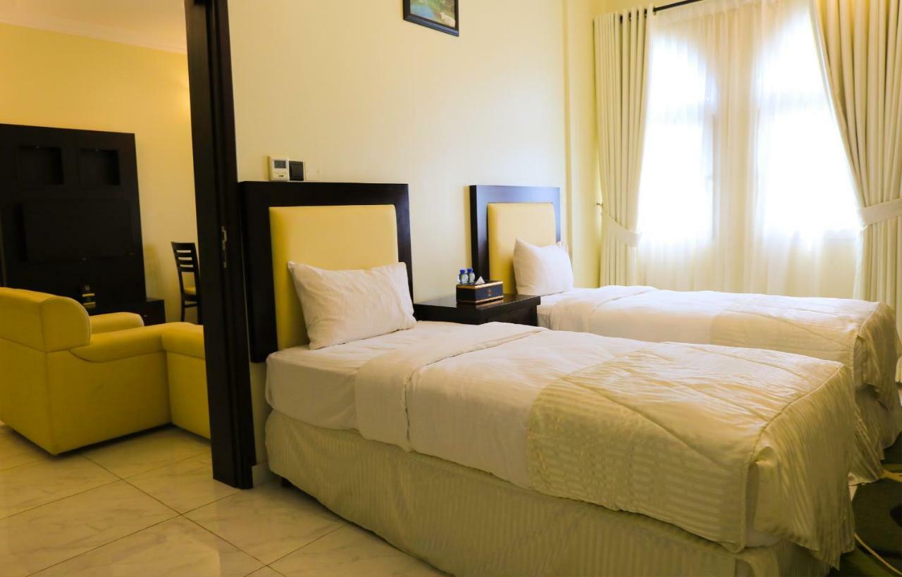Remas Hotel Suites - Al Khoudh, Seeb, Muscat Екстер'єр фото